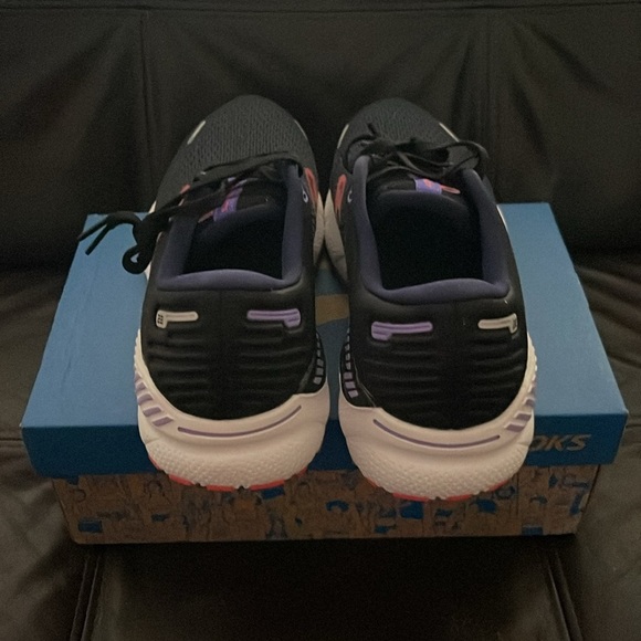 (NEW) Brooks Adrenaline GTS 22 Women’s Sneaker, Size: 10 - Picture 11 of 16